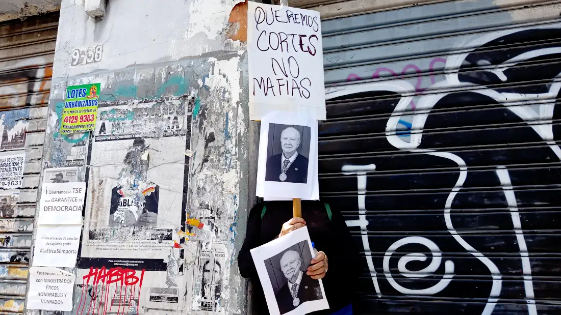 Pese al rechazo del pueblo, Congreso reelige a Roberto Molina Barreto y las mafias serán beneficiadas